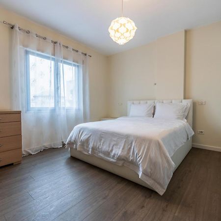 Hotel Elior Tirana Kültér fotó