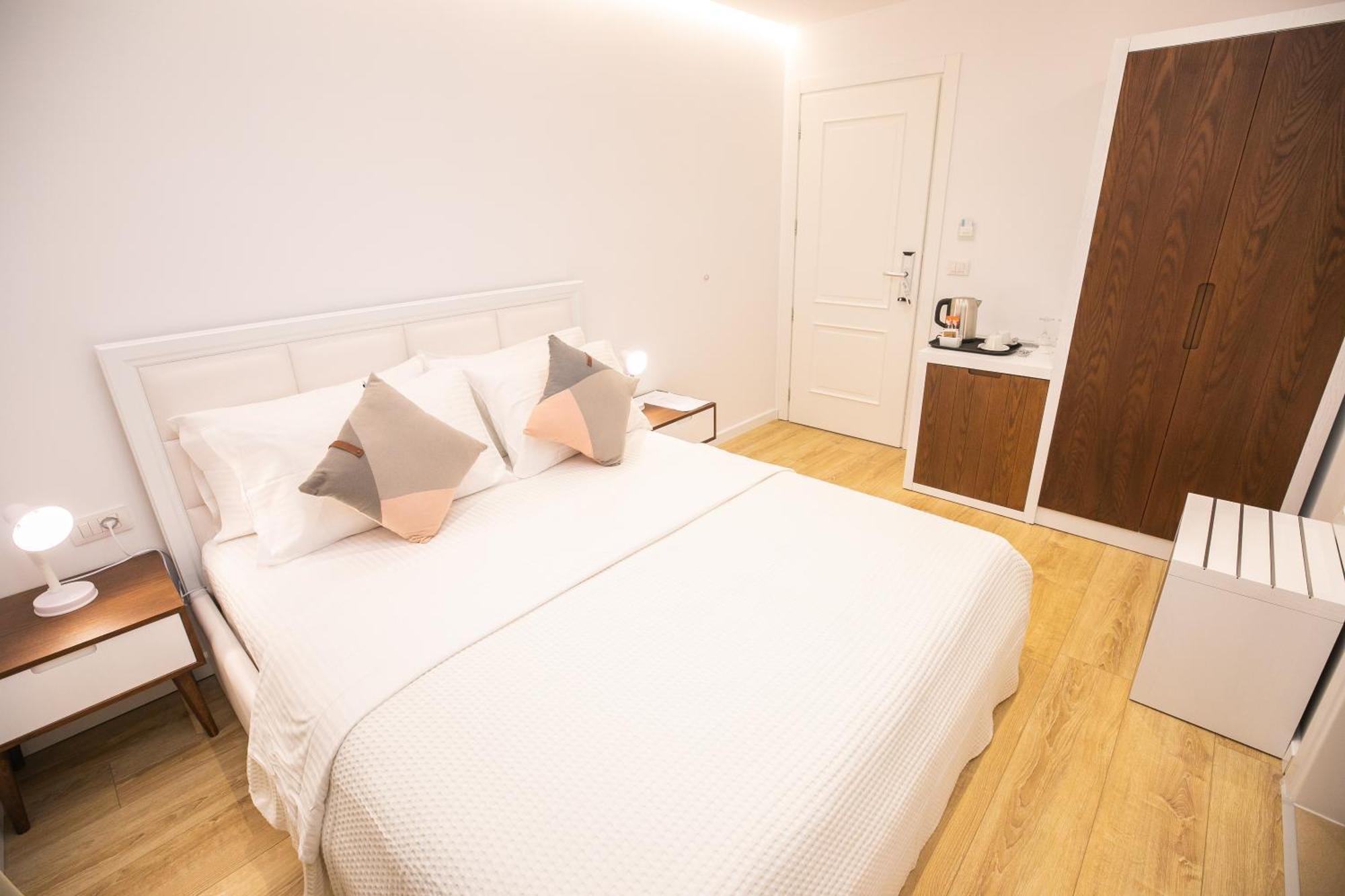 Hotel Elior Tirana Kültér fotó