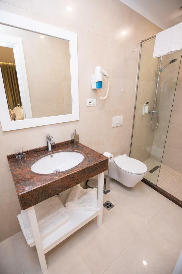 Hotel Elior Tirana Kültér fotó