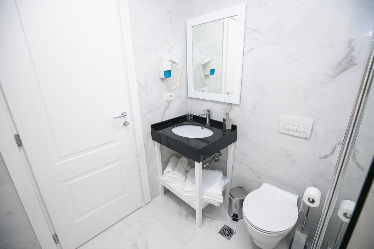 Hotel Elior Tirana Kültér fotó