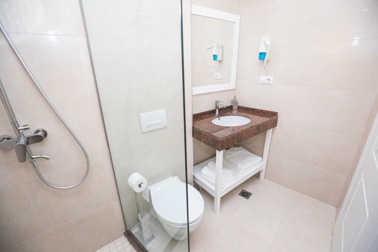 Hotel Elior Tirana Kültér fotó